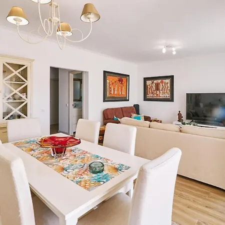 Casa Da Mit Poolanlage